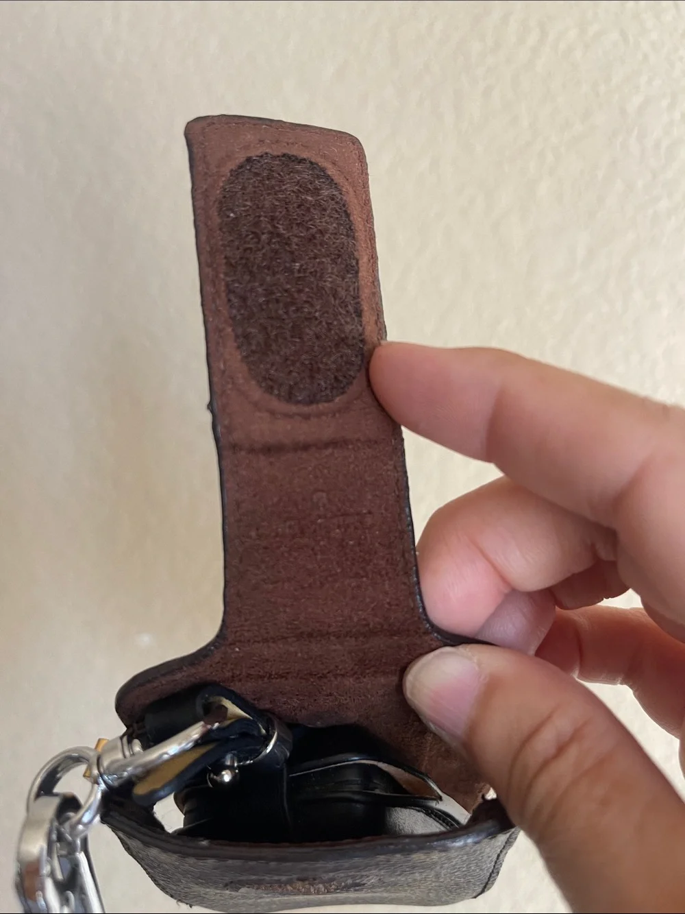 Louis Vuitton Etui (key fob or other accessory)
